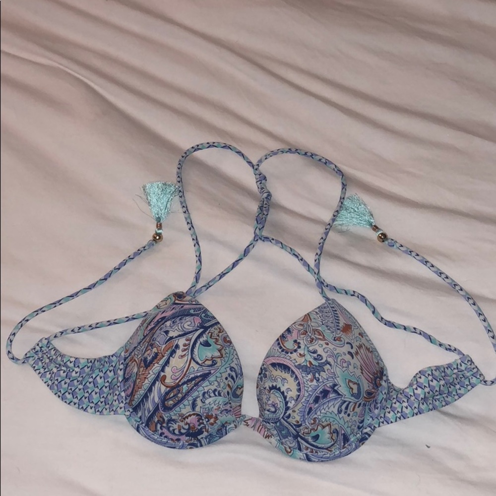 Victoria’s Secret bikini top